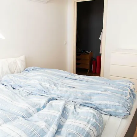 Apartment Cozy With Balcony In